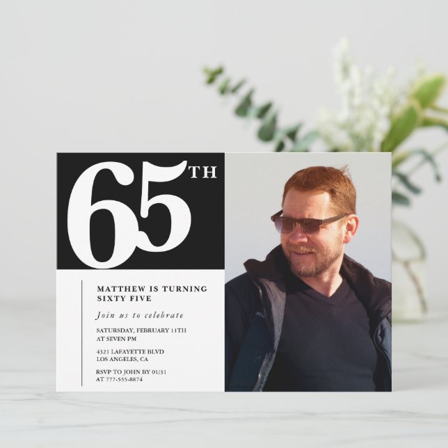 Convites de aniversário de 65 anos Preto Moderno C (Em pé/Frente)