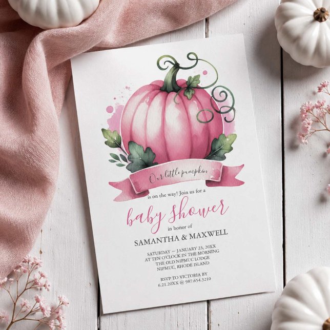 Convites de Chás de Bebê de Outono Menina Pequena  (Fall baby shower invitations watercolor pink pumpkin theme for a girl event Victoria Grigaliunas)