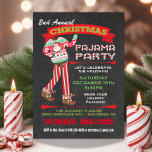 Convites de festas de Natal do Quadro Chalkboard P<br><div class="desc">Convites de festas de Natal de Chalkboard Pajama Super fofos para os feriados, esta festa de Natal é para adultos ou crianças que têm um tema de pijama. Apresenta Papais noeis pj e chinelos de renas, fontes divertidas e banners em fundo de quadro. Ilustração desenhada à mão pelo McBooboo. Para...</div>