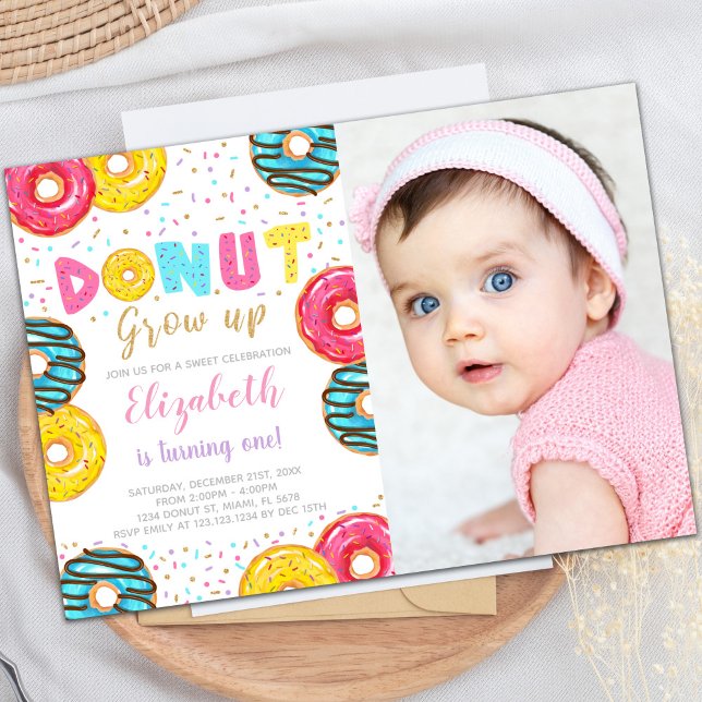 Convites de festas doces personalizáveis para cria (Yellow Green Donut Birthday Invitations photo)