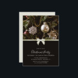 Convites Decorações Festivas, Fita e Arco de Joias<br><div class="desc">Convite de festas de Natal festivo sazonal. Um bonito design de um marfim festivo e bolhas de cor prateada num fundo de árvores de natal maravilhosamente decoradas. Dividir a imagem dos detalhes do seu evento é um romântico arco de diamante de joia de pedra roxa com uma fita de marfim...</div>