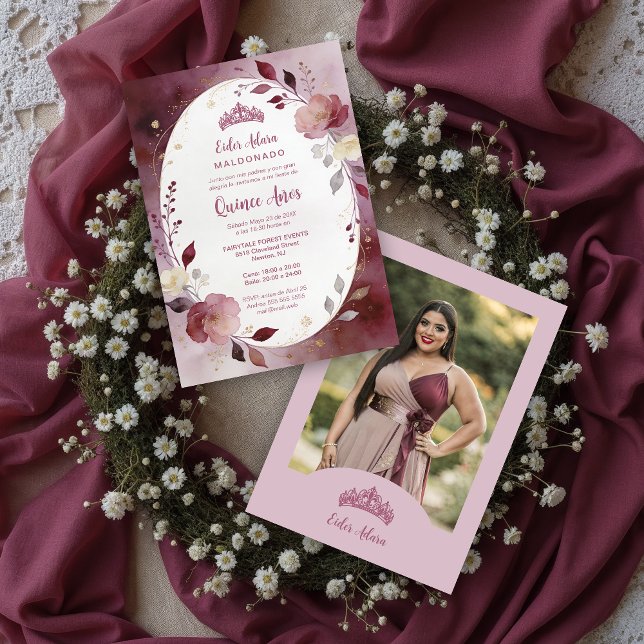 Convites Delicate Floral Oval Quinceañera Tiara Invitation  (Delicate Floral Oval Quinceañera Tiara Invitation Design in Burgundy Tones with Photo Layout.)