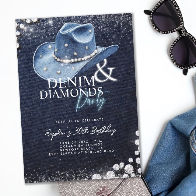 Convites Denim Diamantes Cowgirl Festa de aniversário de 30 (denim and diamonds 30th birthday party invitation blue white cowgirl hat bling sparkles classy)