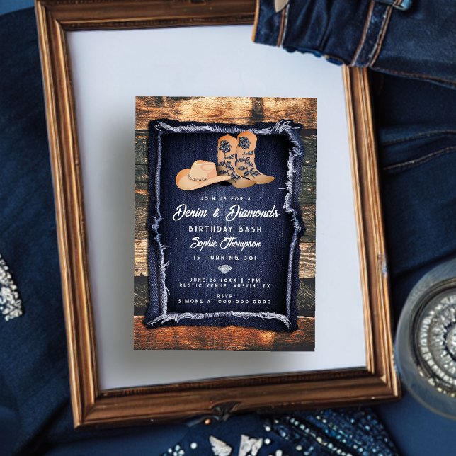 Convites Denim Diamuros Cowgirl Festa de aniversário russa (denim diamonds birthday party invitation rustic wood blue white cowgirl chic boots hat bling classy)