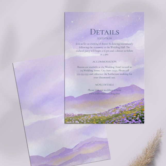 Convites Detalhes do Casamento de Prados das Montanhas Lila (Lilac Night Sky Mountains Meadow Wedding Details Invitation on a lilac table.)