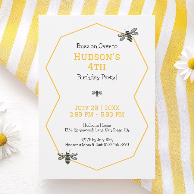 Convites Dia do Abelhão Amarelo Festa Simples de 4 Anos de  (Yellow Honeycomb Bee Day Simple 4th Birthday Party Invitation)
