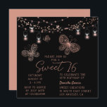 Convites Doce 16 Rosa de Borboleta Dourada Branca Moderno A<br><div class="desc">O Sweet 16 Rosa Dourado Butterfly Chic Modern Birthday Invances apresenta elegantes borboletas de ouro rosa com luzes de cordas em um fundo preto com suas informações de Convite 16 Doce abaixo. Personalize editando o texto nas caixas de texto. Projetado para você por ©Evco Studio www.zazzle.com/store/evcostudio</div>