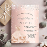Convites Doce 16 rosa de ouro, vestido glamouroso com brilh<br><div class="desc">Um convite moderno,  na moda e glamouroso para uma doce festa de aniversário 16,  16. Um fundo metálico rosa dourado falso com brilho falso prateado e um rosa dourado. O nome é escrito com um moderno estilo escrito à mão. Personalize e adicione os detalhes da sua festa.</div>
