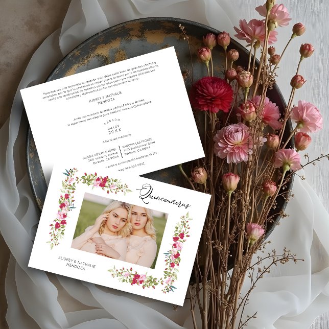 Convites Double Quinceañera Tipografia Caprichosa em Espanh (Double Quinceañera Spanish Whimsical Typography Red and Pink Shades Flowers Photo Invitation Cards.)