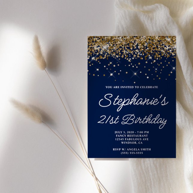 Convites Dourada Glitter Midnight Blue aniversário de 21 an (Faux gold glitter and navy blue 21st birthday invite for her.)