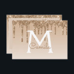 Convites Dourada Glitter Quinceanera Salve a Data<br><div class="desc">Dourado Sparkle e Coletor de Glitter Quinceanera Celebration Nome Monograma e Salvar Inicialmente o Convite de aniversário de Data. Este convite é perfeito para o Dourado Sparkle Glitter Quinceanera Party,  que está a tentar celebrar no Dourado.</div>
