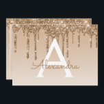 Convites Dourada Glitter Sweet 16 Salvar a Data<br><div class="desc">Dourado Sparkle e gotejando o Glitter Doce Dezesseis Monogramas e Salve Inicialmente o Convite de aniversário de Data. Este convite é perfeito para a Dourada Festa de aniversário Sparkle Glitter Sweet 16 que está a tentar celebrar no Dourado.</div>
