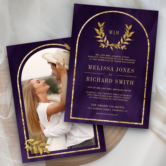 Convites Dourada Laurel Wreath Deixa Casamento Roxo Real (Criador carregado)