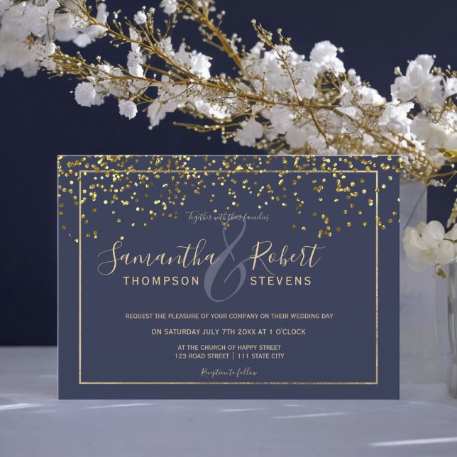 Convites Dourado confetti marinho azul script chic casament (Gold confetti navy blue script chic modern wedding invitation)