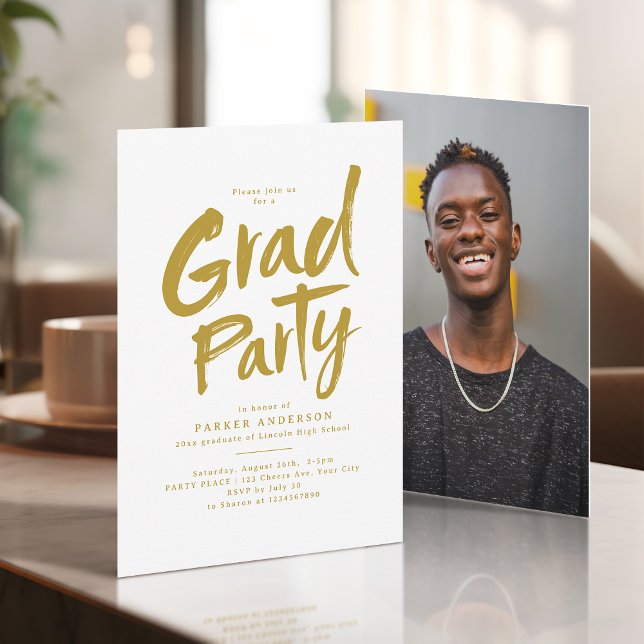 Convites Dourado Partido de Formando Simples de Script de P (Gold Simple Modern Brush Script Grad Party Invitation)