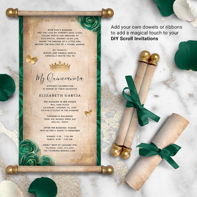 Convites Dourados e verdes para rolagem de quincea (DIY scrolls do not come with dowels. Add your own or roll up with a ribbon for a personalized touch!)