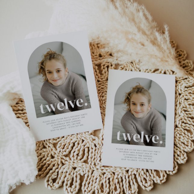 Convites Doze Fotos Arrancadas Aniversário (Twelve Arched Photo First Birthday Invitation)