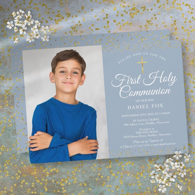 Convites Dust Blue Dourado Dust Primeira Foto Sagrada da Co (Dusty Blue Gold Dust First Holy Communion Photo Invitation)