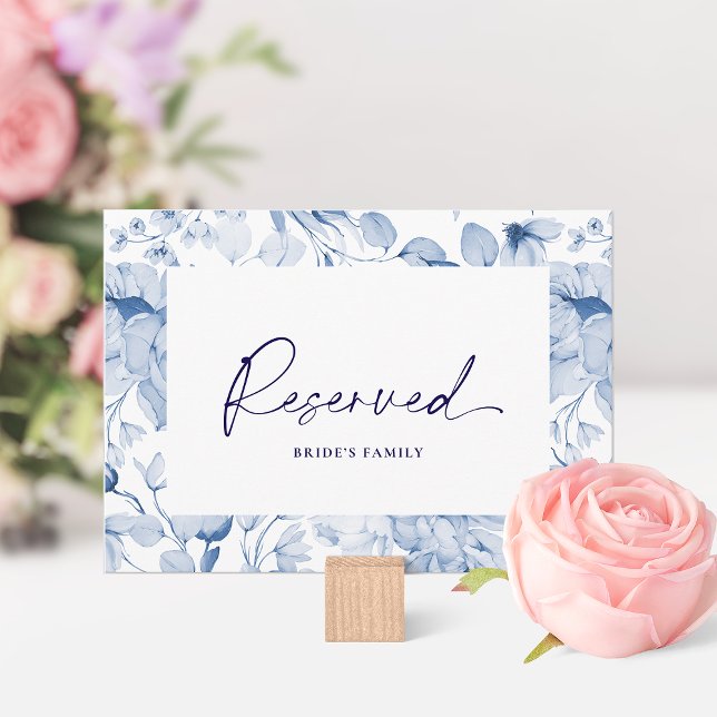 Convites Dusty Blue Floral Reserved Seating Card  (Criador carregado)