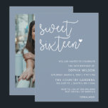 Convites Dusty Blue Simple Script Sweet 16 Foto de aniversá<br><div class="desc">Simples Script Minimalista Dusty Blue Foto 16 Docinho</div>