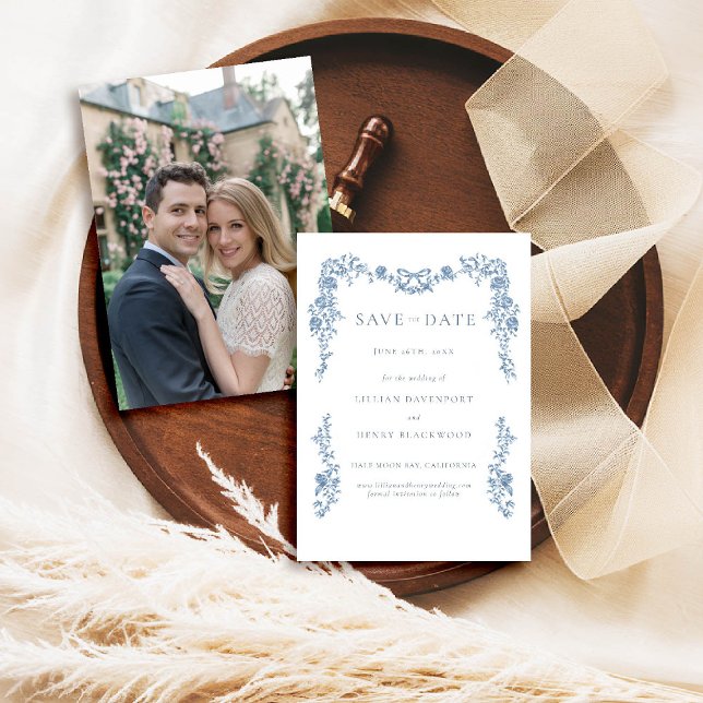 Convites Dusty Blue Toile Chinoiserie Data de Salvamento (dusty blue wedding save date toile de jouy chinoiserie french vintage floral frame formal modern)