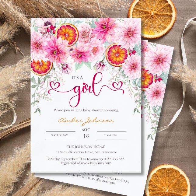 Convites É um Chá de fraldas de fruta rosa-rosa (It's a girl baby shower invitation, pink peonies, pink dahlias and slices of orange)