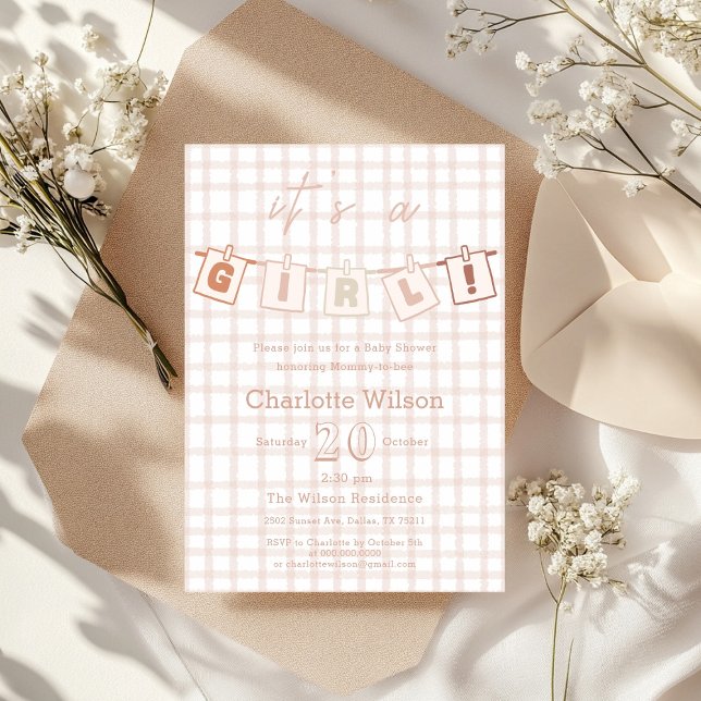 Convites É uma Menina! Fofa Chamada de Gingham Baby Shower (Criador carregado)