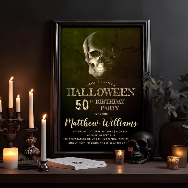 Convites Eerie Night Skull Halloween 50th Festa de aniversá (Eerie Night, Creepy, Scary Skull Halloween Adult Birthday Party Invitation)