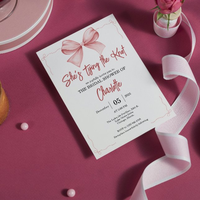 Convites ela está dando o nó no laço festa de noivado rosa  (cute watercolor She’s Tying the Knot Bridal Shower Invitation soft red satin bow, coquette bow)