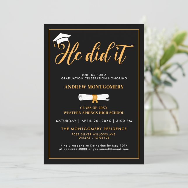 Convites Ele Formando A Foto De Graduação Preta De Tassel B (Em pé/Frente)