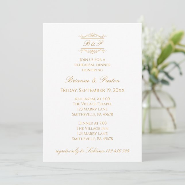 Convites Elegant Modern Gold Monogram Rehearsal Dinner (Em pé/Frente)