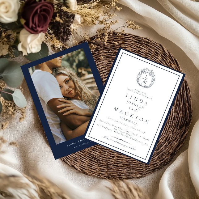 Convites Elegant Navy Blue botanical crest monogram wedding (Criador carregado)