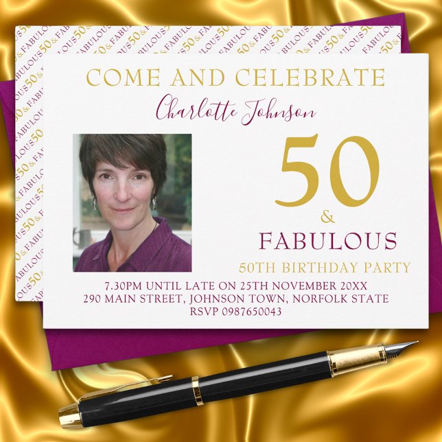 Convites Elegante 50 e Fabuloso 50 anos (50 & fabulous stylish purple and gold custom photo template 50th birthday party invitation )