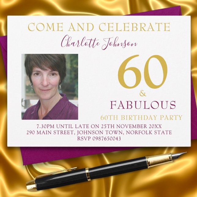 Convites Elegante 60 e Fabulosa Foto 60 anos (60 and fabulous photo template stylish gold and purple 60th birthday party invitation )
