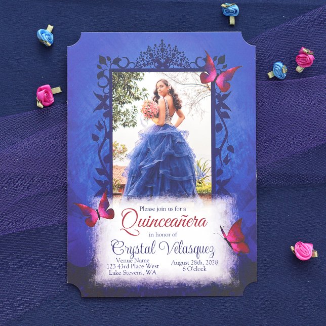 Convites Elegante - Azul Real com Borboletas Vermelhas Quin (Fancy Royal Blue and Hot Pink Butterflies Quinceanera Invitation with Script Writing Digital Sharing)