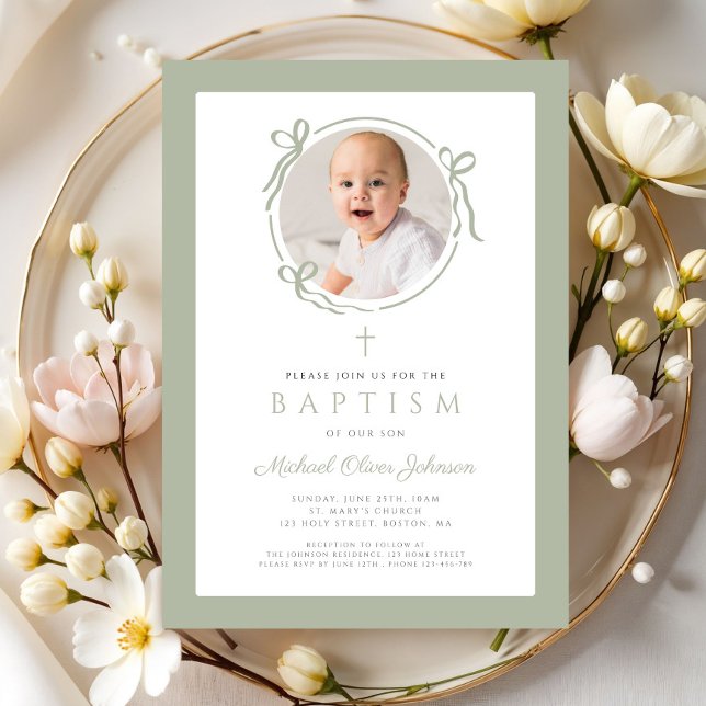 Convites Elegante Batismo de Foto com Laço Verde Sage (Elegant Sage Green Bow Photo Baptism Invitation)