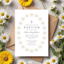 Elegante Batismo de Menina com Flores de Margarida