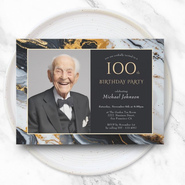 Convites Elegante Black Dourado Agate Foto 100º Aniversário (Elegant Black Gold Agate Photo 100th Birthday Invitation)