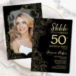 Convites Elegante Black Dourado Photo Surprise 50th Birthda<br><div class="desc">Elegante convite de aniversário preto e ouro surpresa 50º com sua foto na parte traseira do cartão. A moderna design feminina moderna tem sotaques botânicos e letra de script de tipografia. Simples cartão de convite floral perfeito para uma festa surpresa na moda. Pode ser personalizado para qualquer idade. Impressos convites...</div>