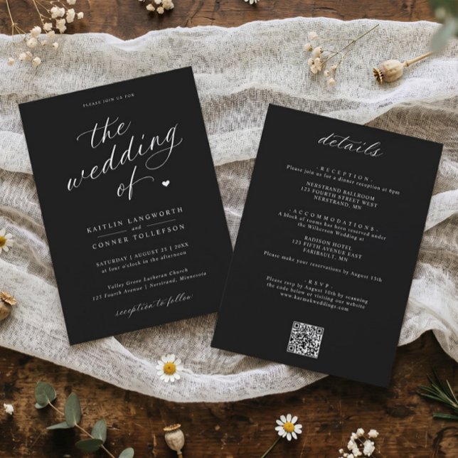 Convites Elegante Casamento Tudo em Um Script Preto e Branc (Black and white modern calligraphy all-in-one wedding invitation with elegant script and heart.)
