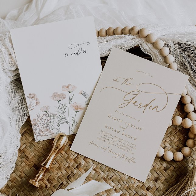 Convites Elegante Charm Monograma Ivory Wildflower Wedding (Elegant Charm Monogram Ivory Wildflower Wedding Invitation)