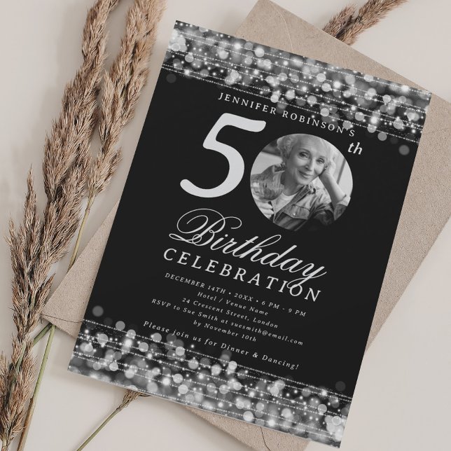 Convites Elegante Festa de 50 Anos com Luzes Prateadas (Elegant Photo 50th Birthday Party Silver Lights Invitation)