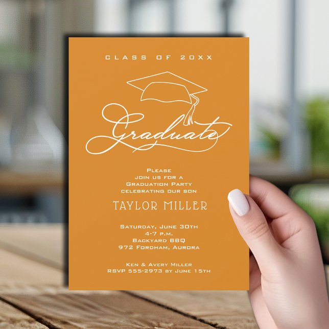 Convites Elegante Formando Que Forme Laranja Claro (Elegant white script and grad hat light orange graduation party invitations)