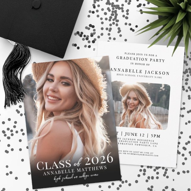 Convites Elegante Foto Preta e Branca de Formatura (Elegant Black White Simple Photo Graduation Invitation)