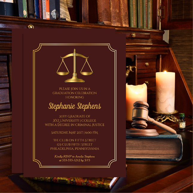 Convites Elegante Maroon Dourada Advogada Festa de formatur (Elegant Maroon and Gold Tone Law Attorney | Lawyer Graduation Announcement | Party Invitation )