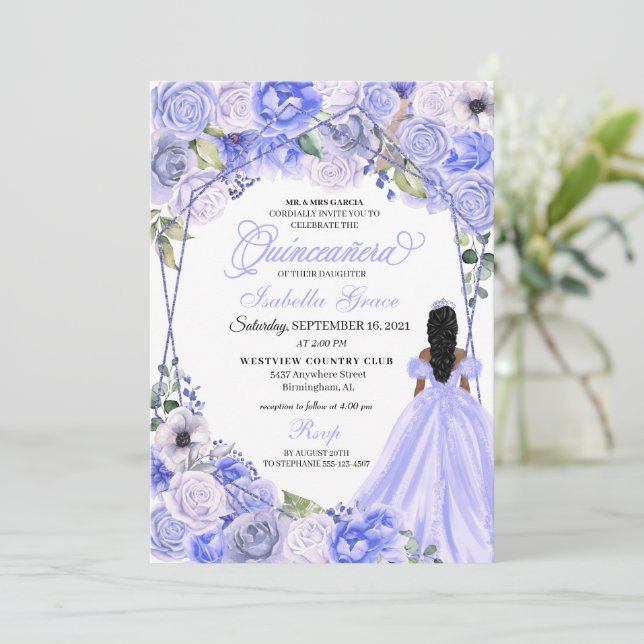 Convites Elegante Periwinkle Blue Floral Quinceanera (Em pé/Frente)