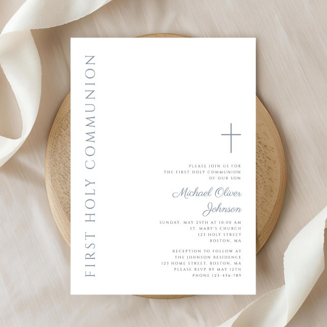 Convites Elegante Primeira Comunhão em Azul Poeirento com L (Elegant Dusty Blue Script First Holy Communion Invitation)