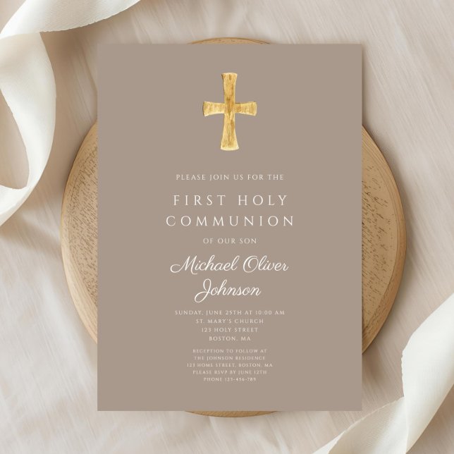 Convites Elegante Taupe Cross Boy Primeira Comunhão (Elegant Taupe Cross Boy First Communion Invitation)