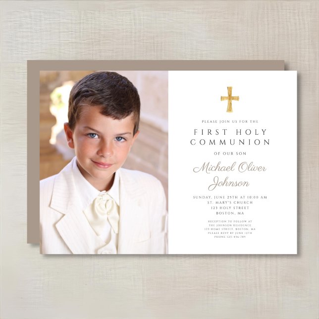 Convites Elegante Taupe Cross Photo Boy Primeira Comunhão (Elegant Taupe Cross Photo Boy First Communion Invitation)