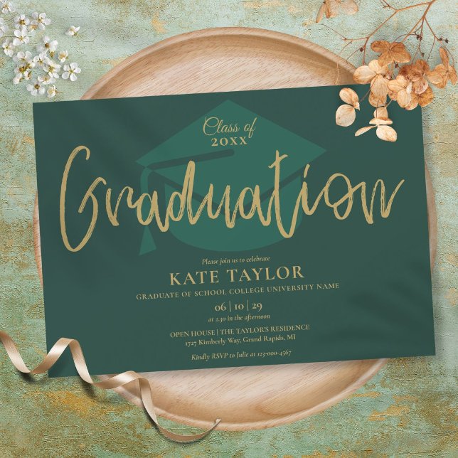 Convites Emerald Green E Dourada Festa de formatura De Scri (Emerald Green And Gold Script Graduation Party Invitation)